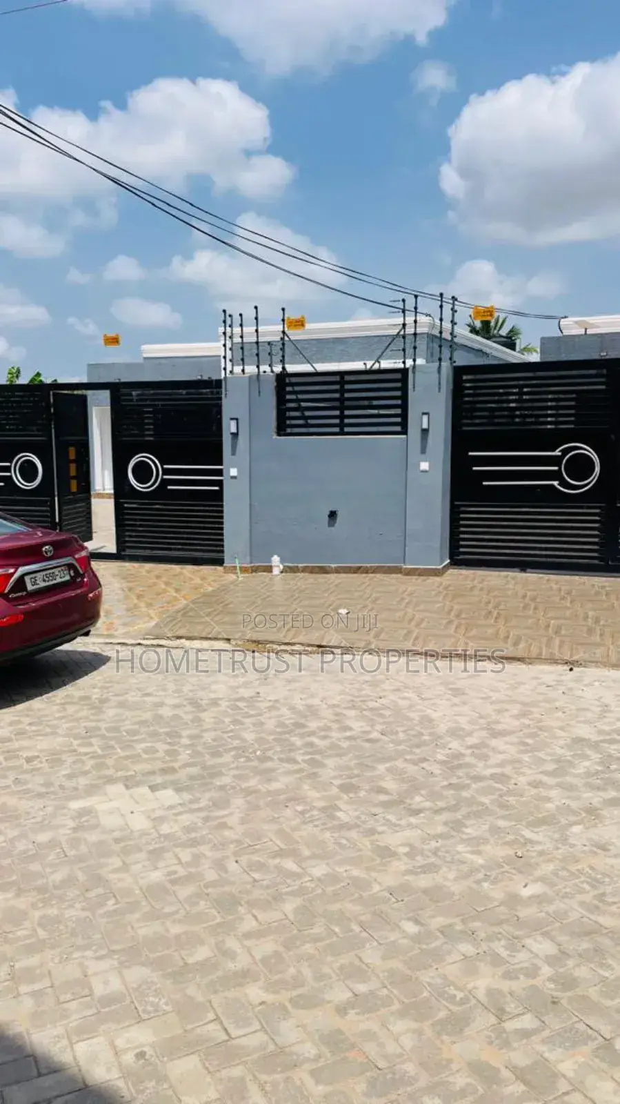 3bdrm Duplex in Ablekuma Amomorle, Pentecost for sale