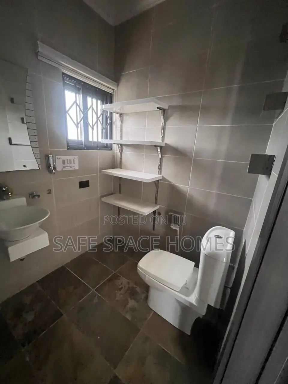 4bdrm Duplex in Burma Camp for rent