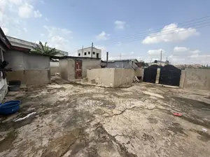 3bdrm House in Lapaz, Nyanmekye for sale