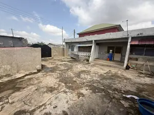 3bdrm House in Lapaz, Nyanmekye for sale