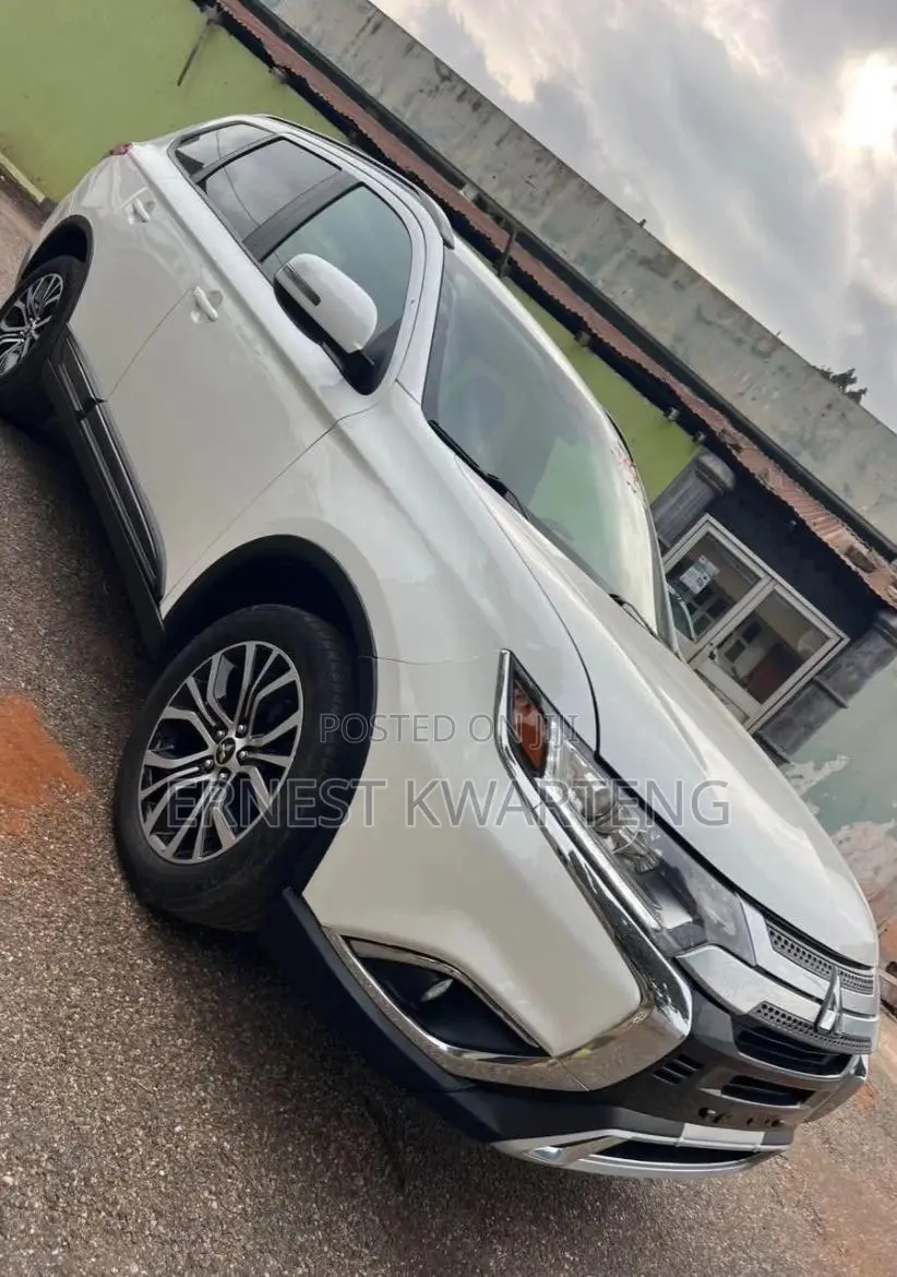 Mitsubishi Outlander 2017 White