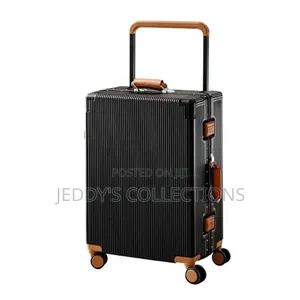 Luxurious Lightweight Cabin Suitcase With a Large Storage Capacity