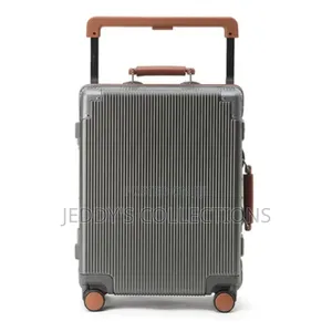 Luxurious Lightweight Cabin Suitcase With a Large Storage Capacity