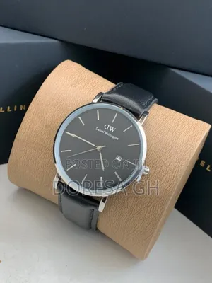 Daniel Wellington Leather Watch for Men – Classic Everyday Wristwatch