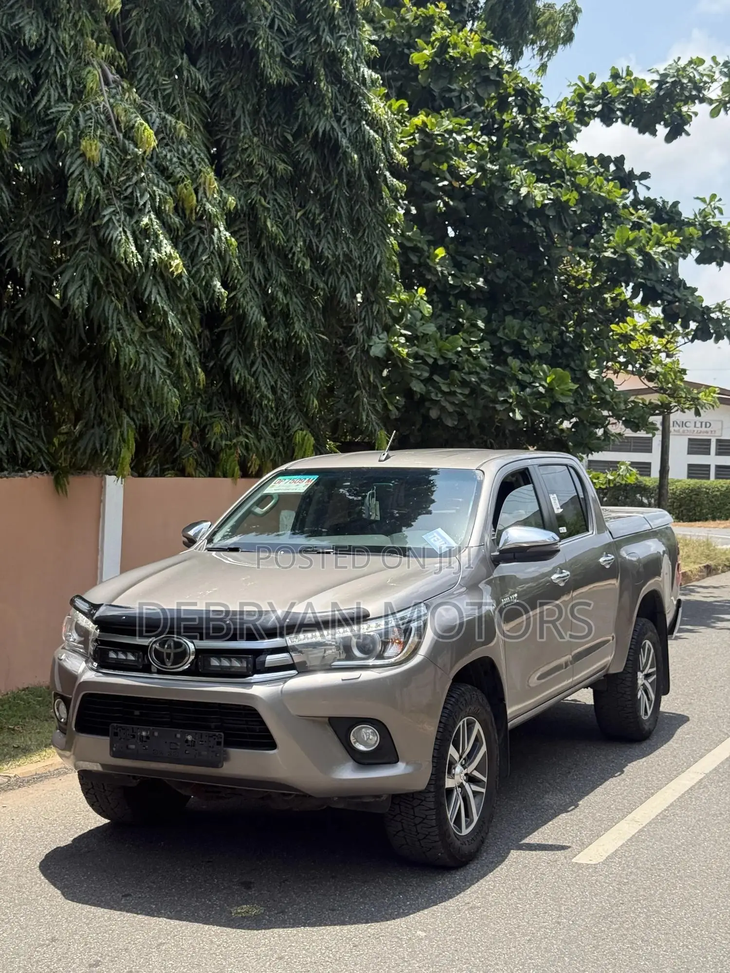 Toyota Hilux Revo Double Cab Deisel 2.4 AWD 2019 Silver