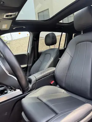 Mercedes-Benz GLB-Class GLB 250 4MATIC 2021 Silver