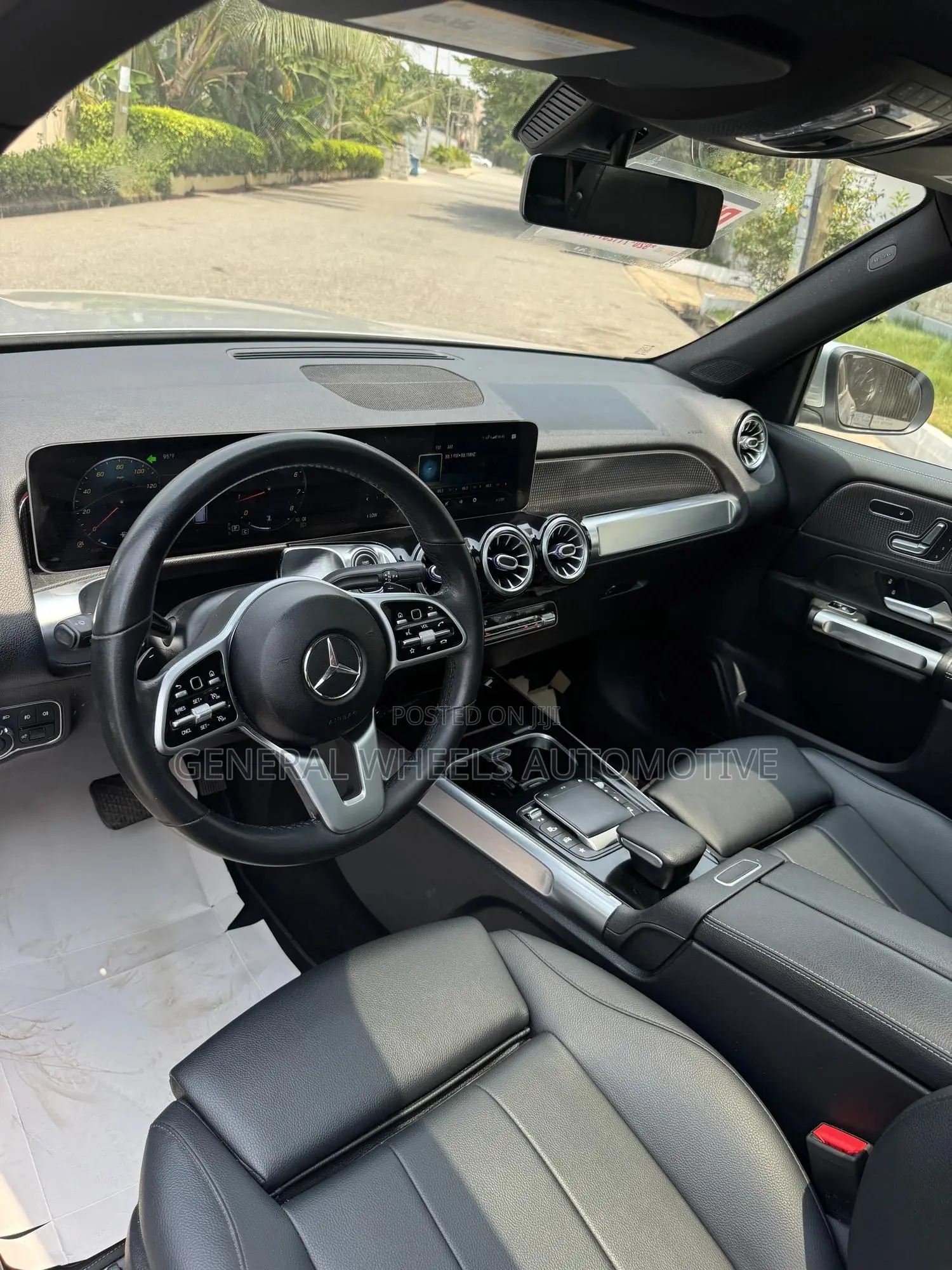 Mercedes-Benz GLB-Class GLB 250 4MATIC 2021 Silver