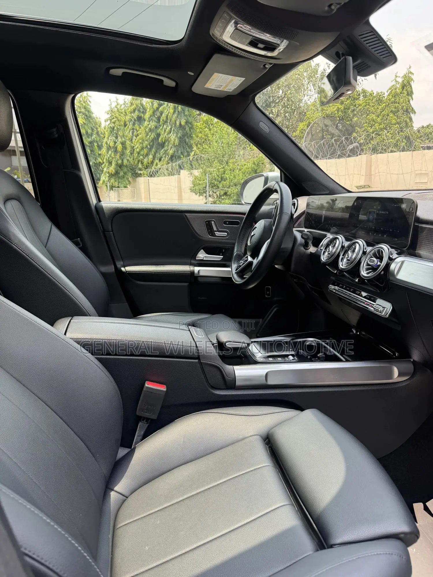 Mercedes-Benz GLB-Class GLB 250 4MATIC 2021 Silver