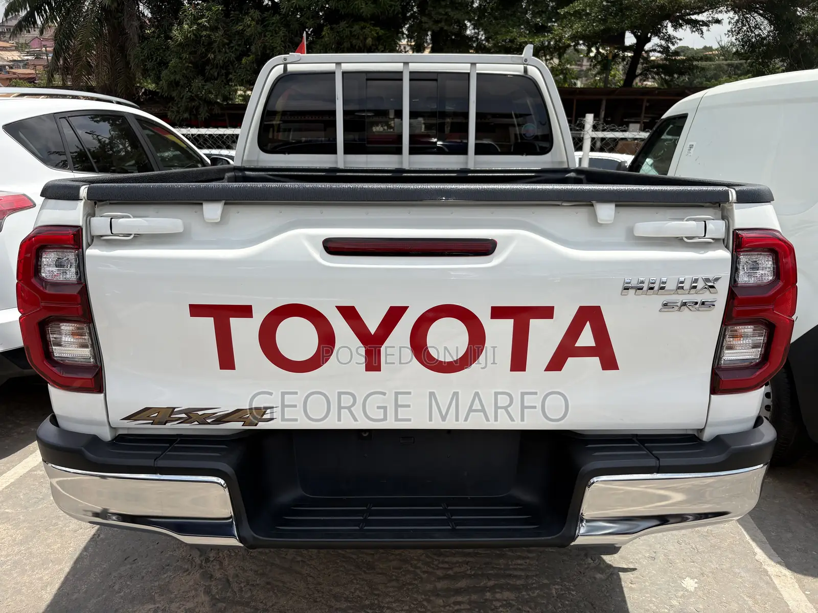 Toyota Hilux 2024 White