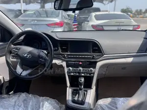 Hyundai Elantra Limited 2020 Silver