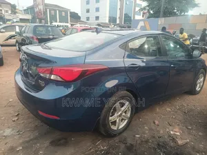 Hyundai Elantra Limited Sedan FWD (1.8L 4cyl 6A) 2016 Blue
