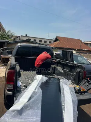 Toyota Tacoma 2010-25 Bucket Cover Complete