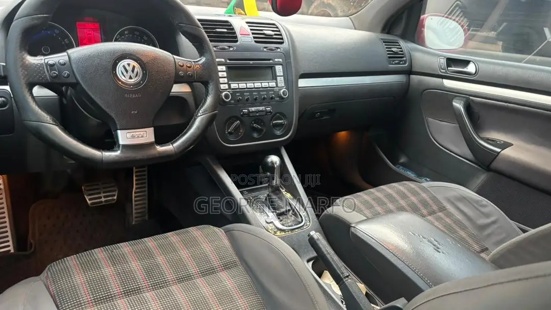 Volkswagen Golf 2009 Red