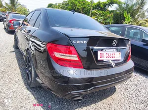 Mercedes-Benz C250 2014 Black