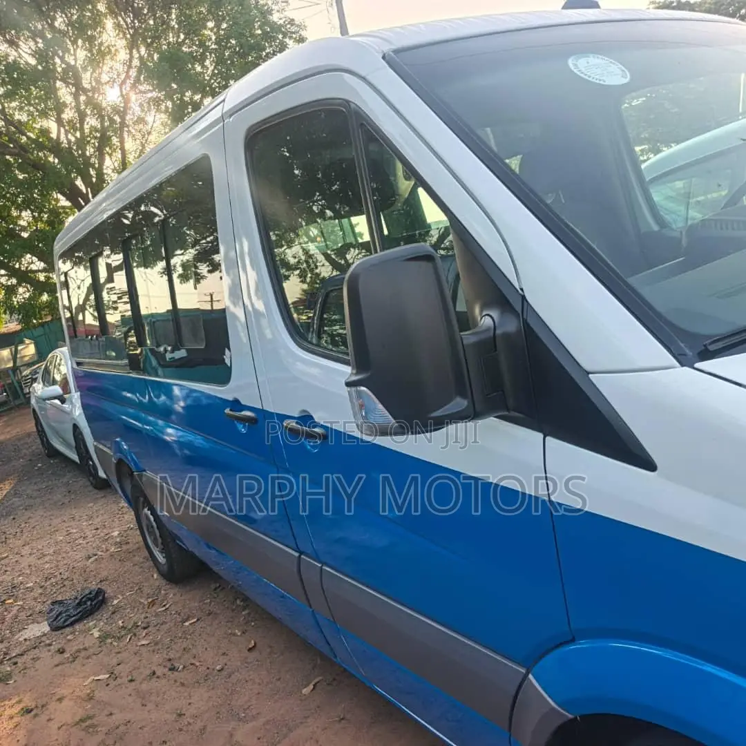 Mercedes-Benz Sprinter 2013