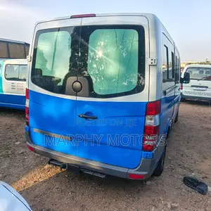 Mercedes-Benz Sprinter 2013