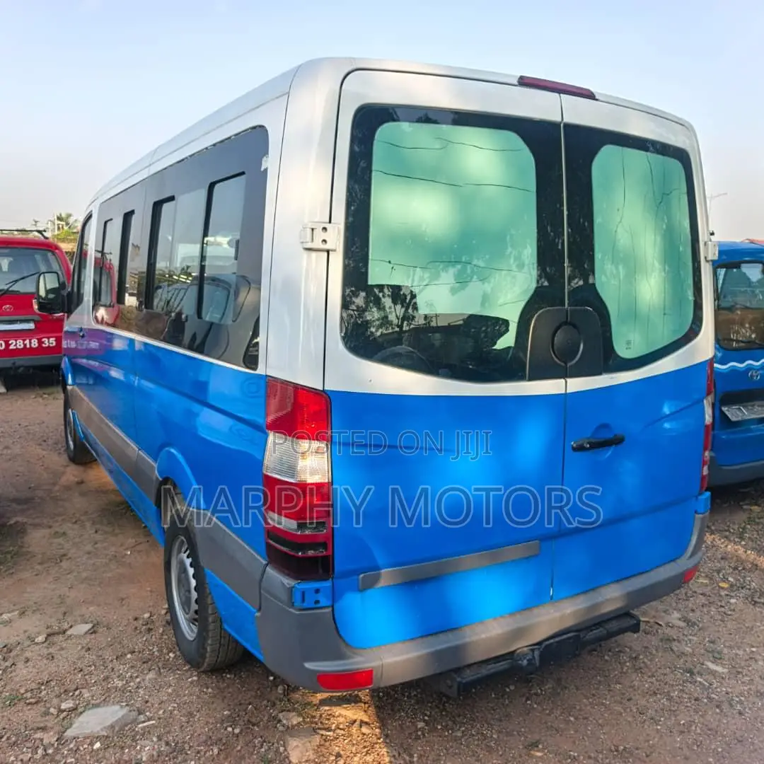 Mercedes-Benz Sprinter 2013
