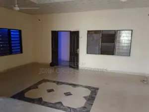 3bdrm Apartment in Ayeduase Mango Road, Kumasi Metropolitan for rent