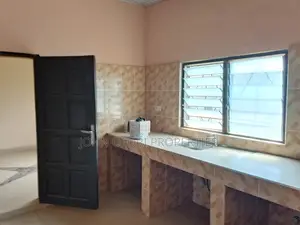 3bdrm Apartment in Ayeduase Mango Road, Kumasi Metropolitan for rent