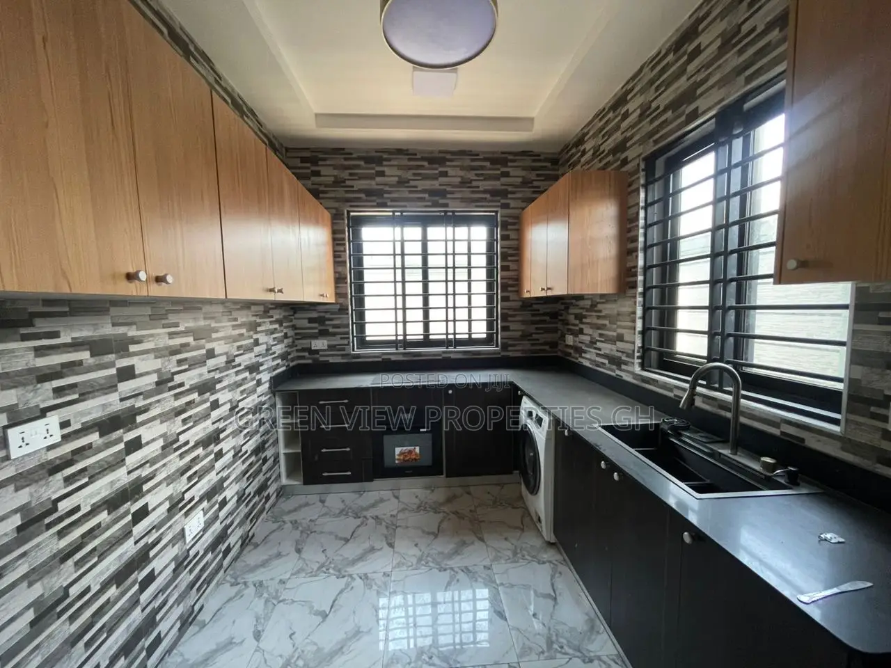 2bdrm Apartment in Sakumono for rent