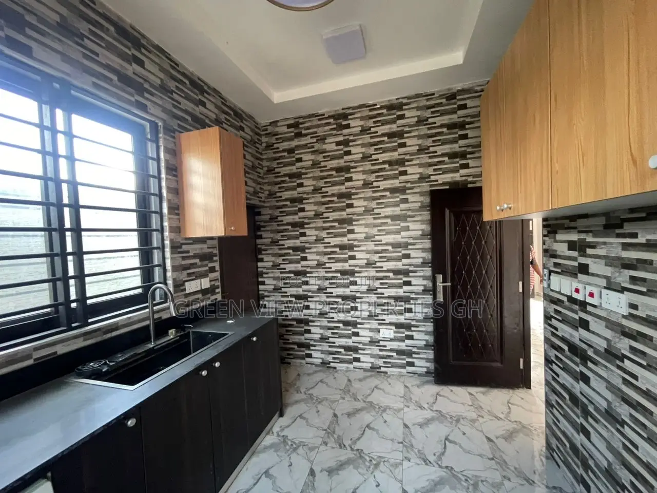 2bdrm Apartment in Sakumono for rent