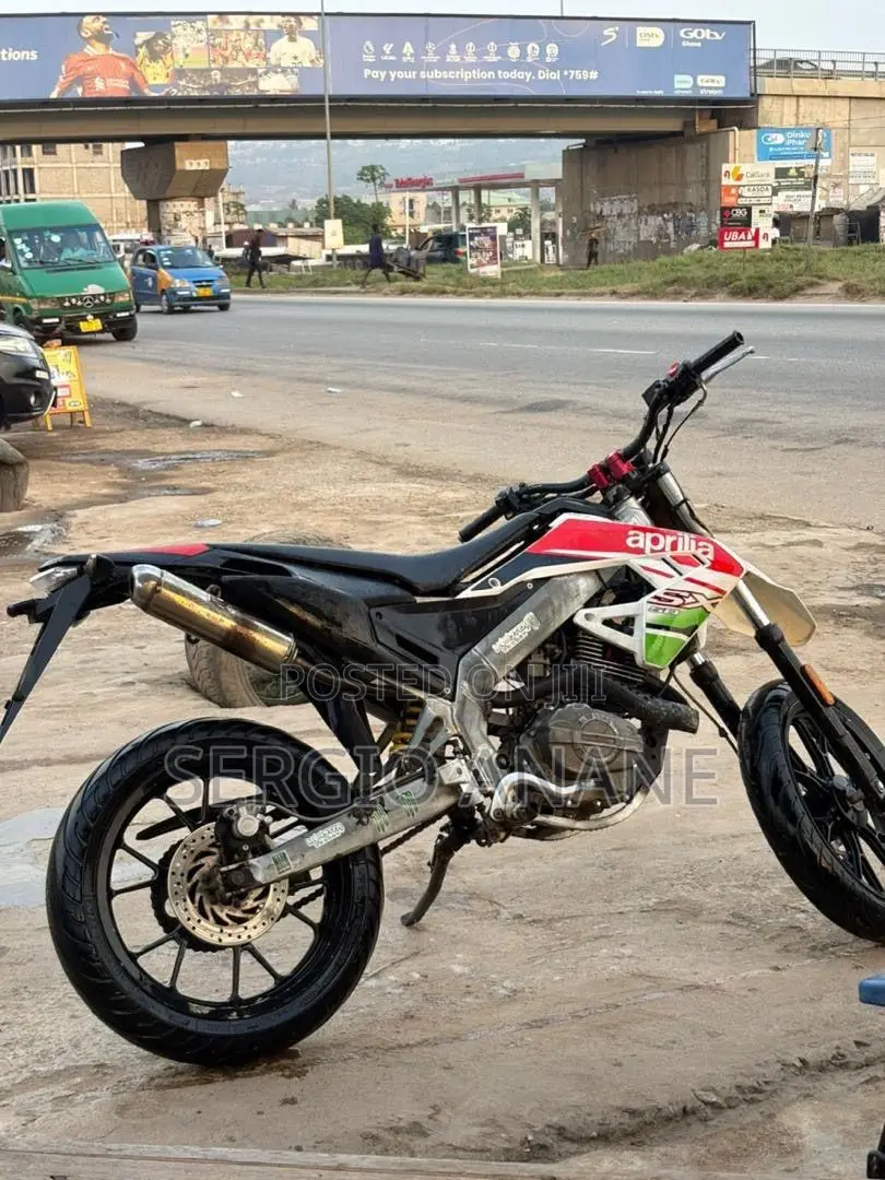 Aprilia 2022
