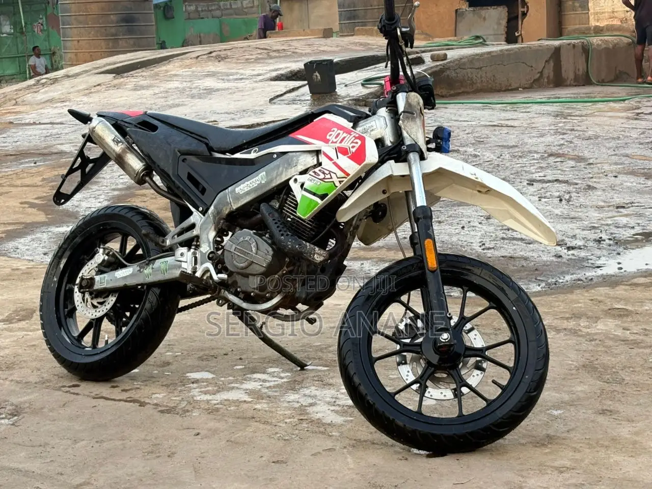Aprilia 2022