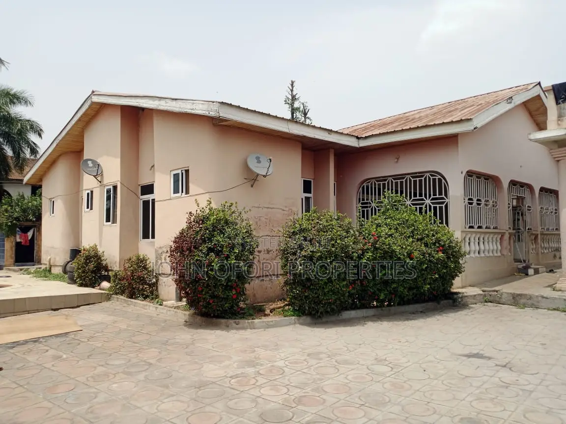 3bdrm Apartment in Ayeduase Mango Road, Kumasi Metropolitan for rent