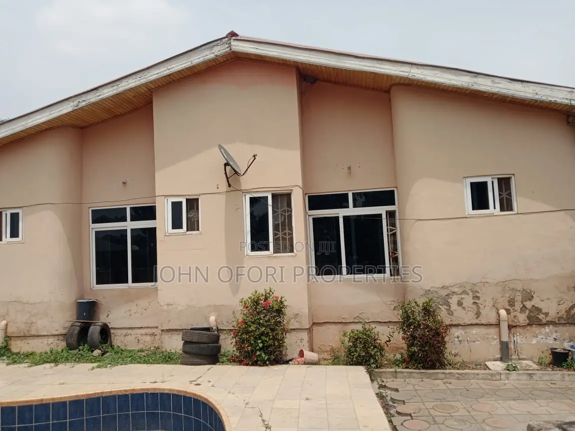 3bdrm Apartment in Ayeduase Mango Road, Kumasi Metropolitan for rent