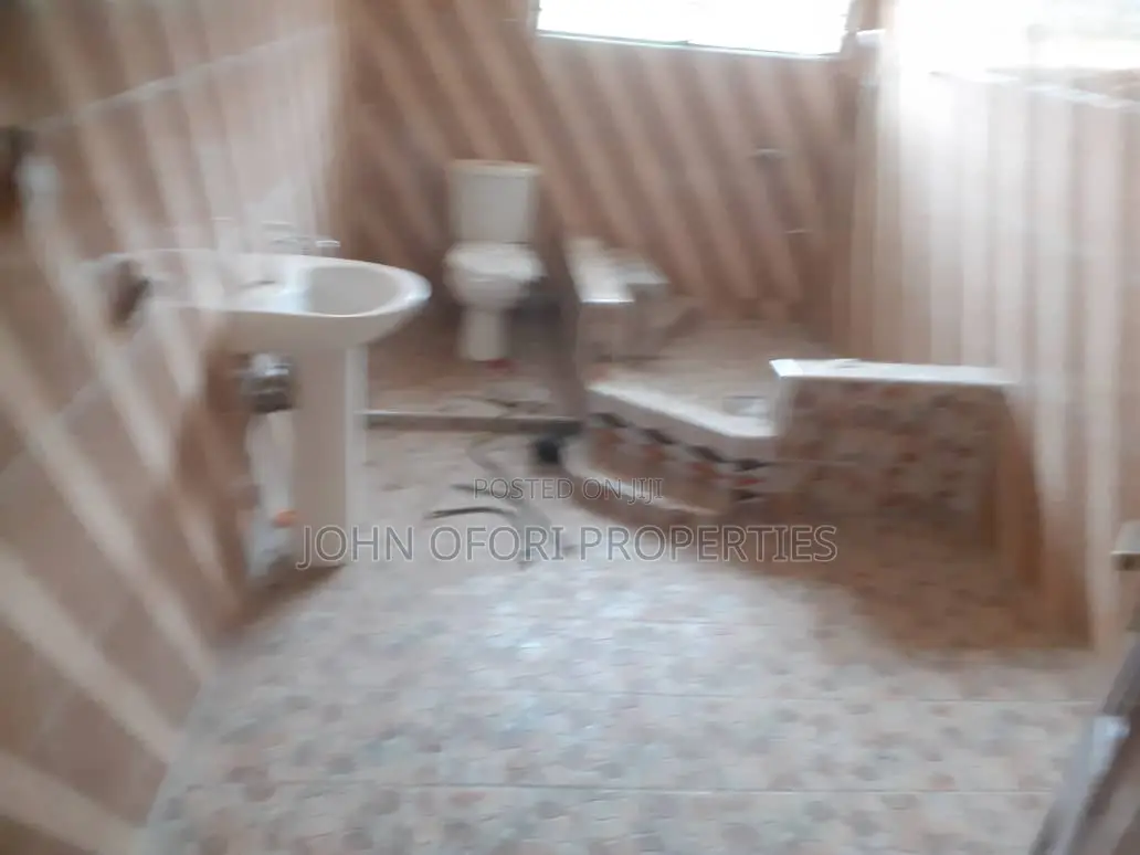 3bdrm Apartment in Ayeduase Mango Road, Kumasi Metropolitan for rent