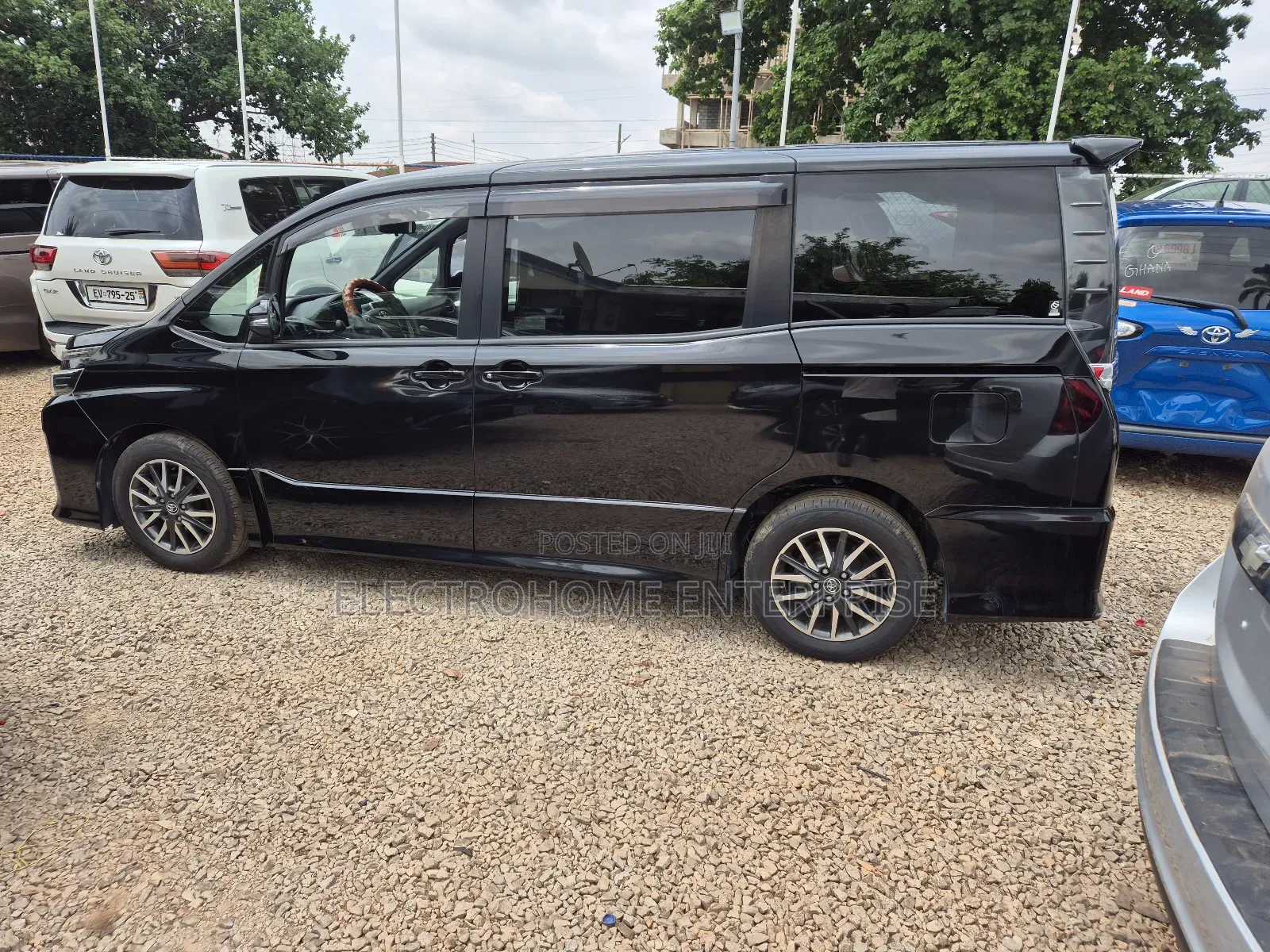 Toyota Voxy 2015 Black