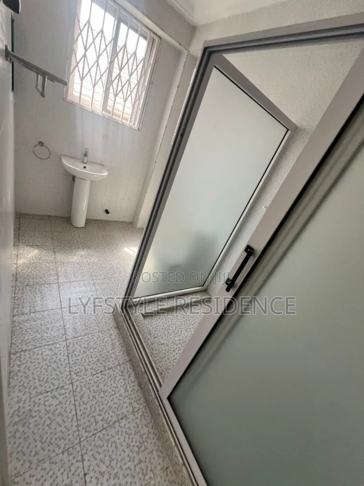 3bdrm Apartment in West Legon, Police Station for rent
