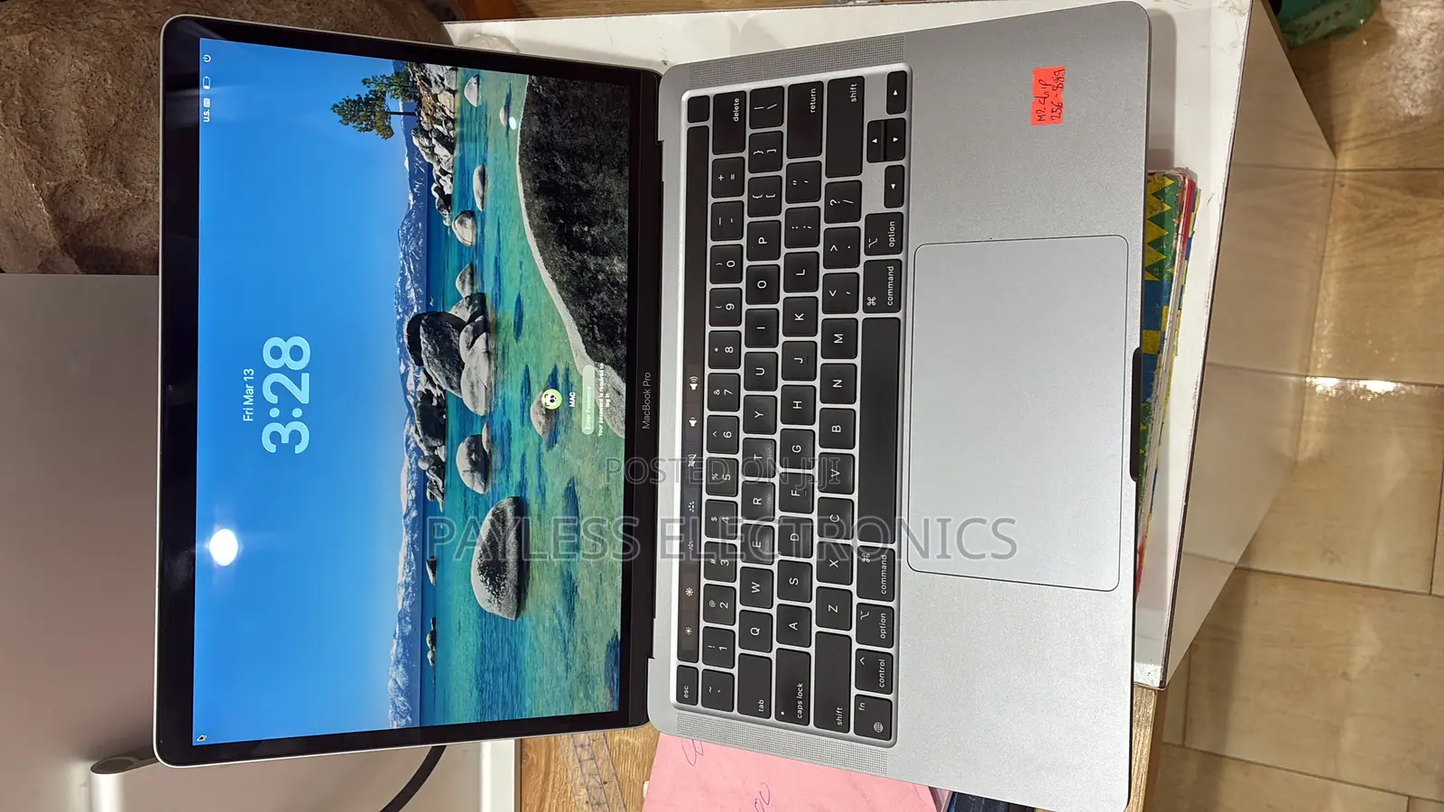 Laptop Apple MacBook Pro 2022 M2 8GB Apple M2 SSD 256GB