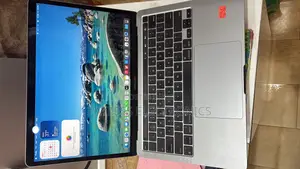 Laptop Apple MacBook Pro 2022 M2 8GB Apple M2 SSD 256GB
