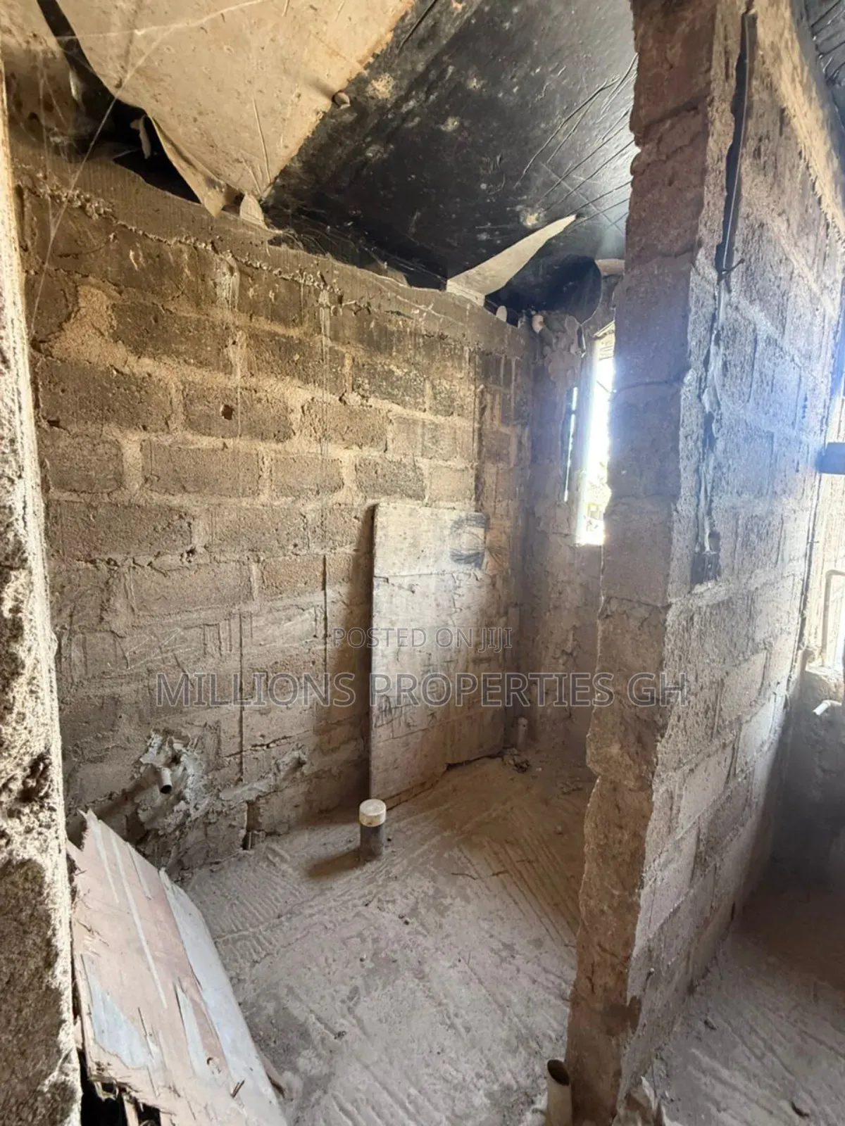 20bdrm Block of Flats in Millions Properties, Weija for sale