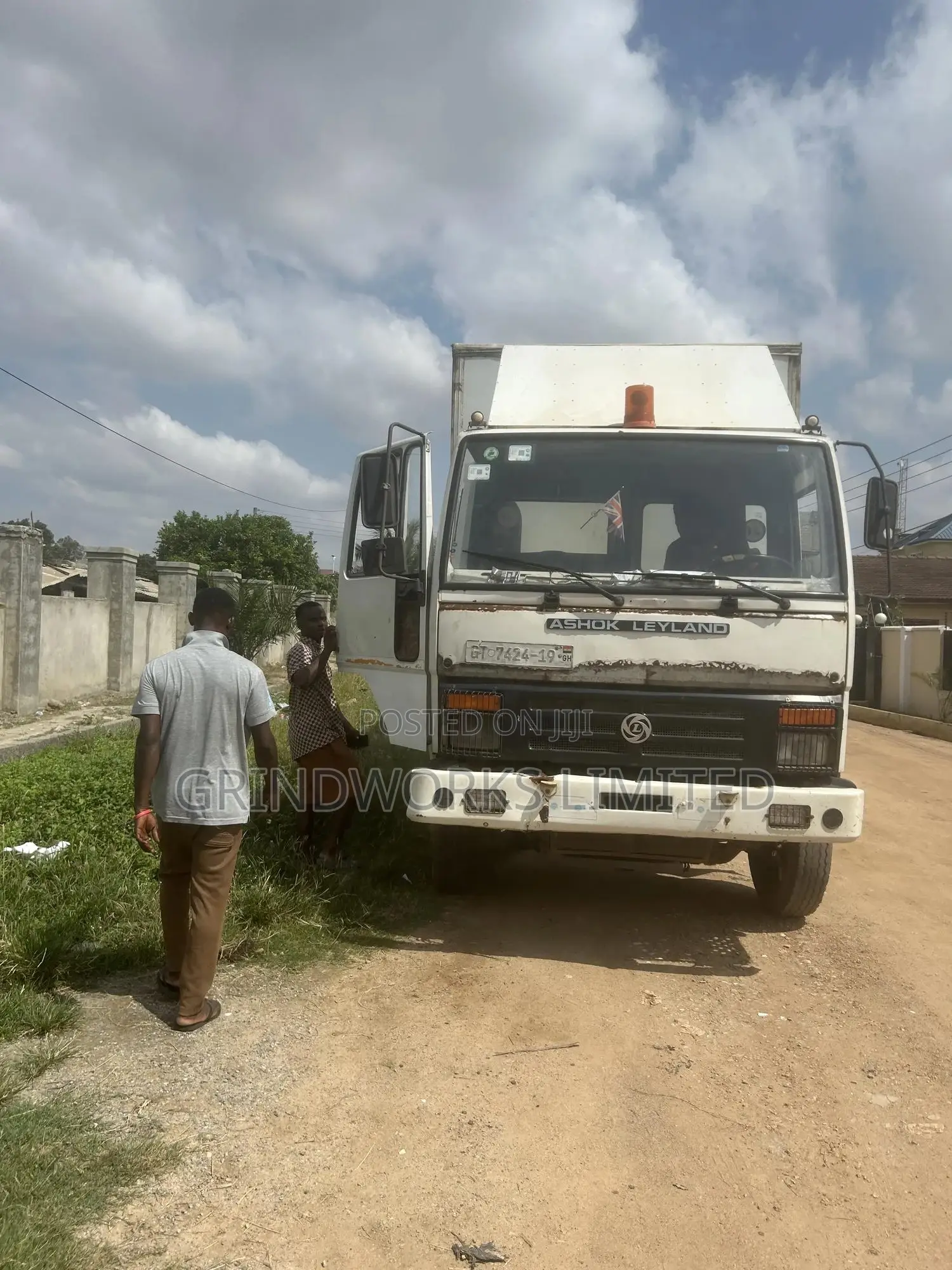 Container Truck for Hiring