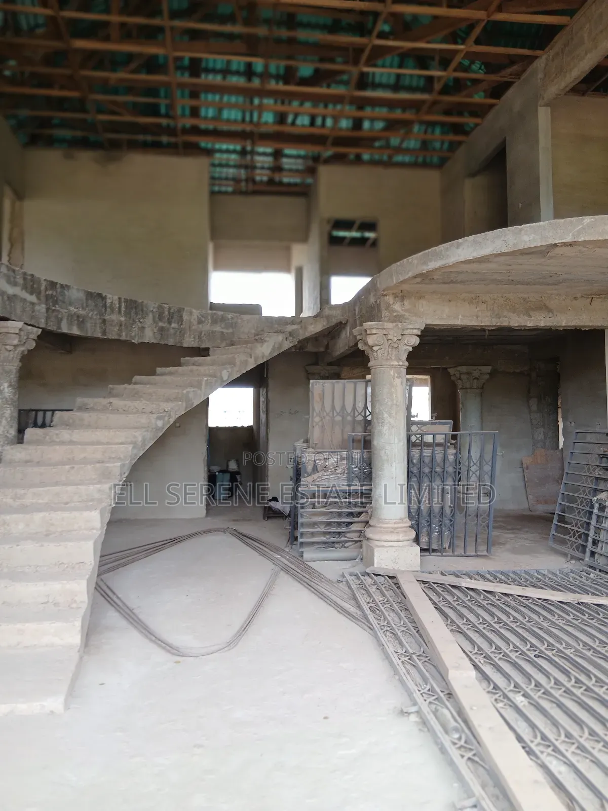 7bdrm House in Ell Serene, Kumasi Metropolitan for sale