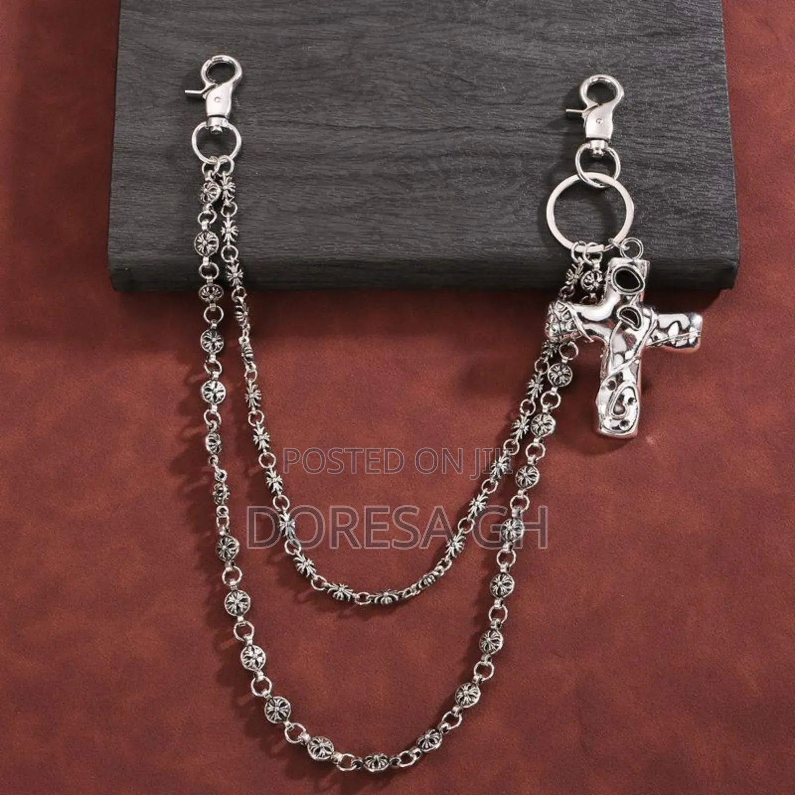 Durable Fashion Side Chain For Men – Stylish Chain To Match Any Outfit