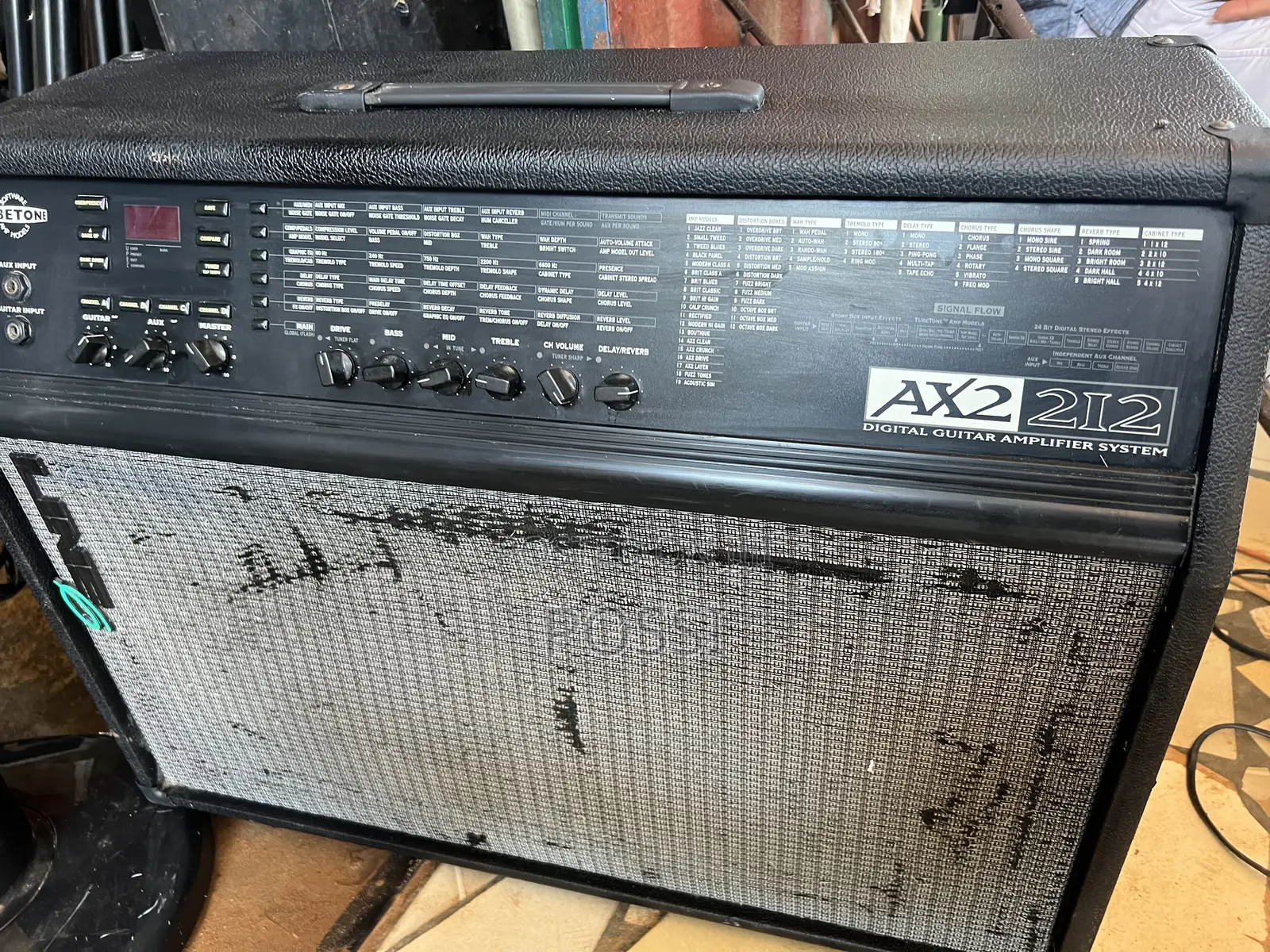 Line 6 Keyboard Combo From Germany in Tema Metropolitan - Musical ...