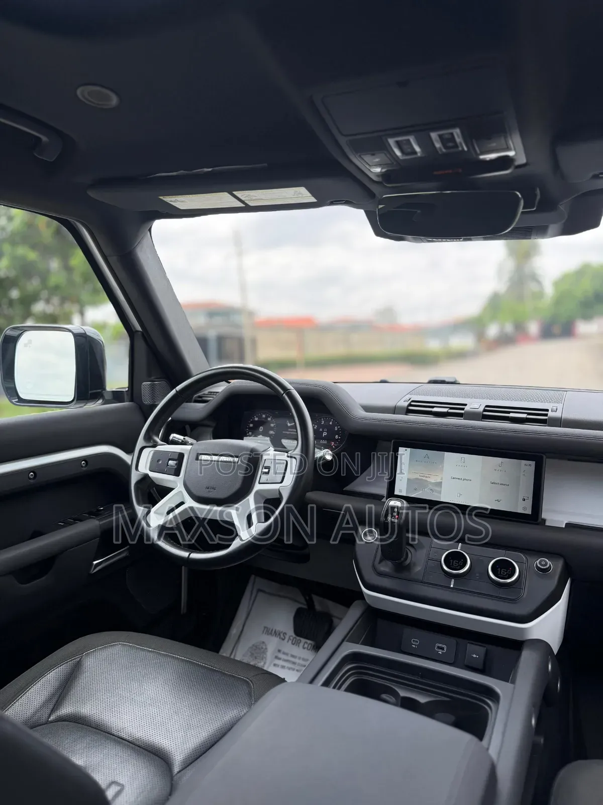 Land Rover Defender S 2021 White