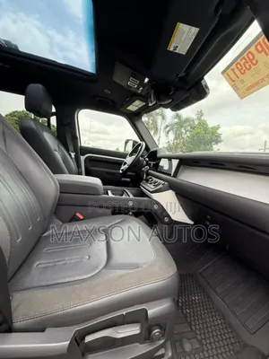 Land Rover Defender S 2021 White