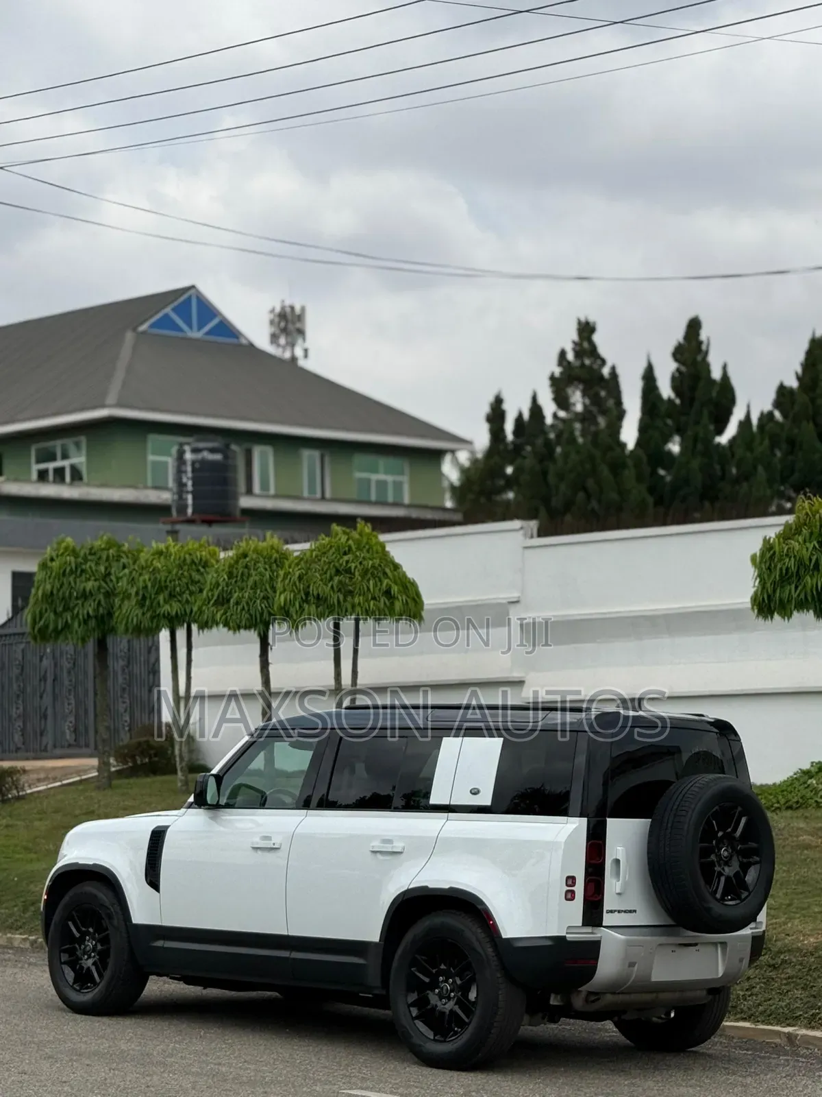 Land Rover Defender S 2021 White