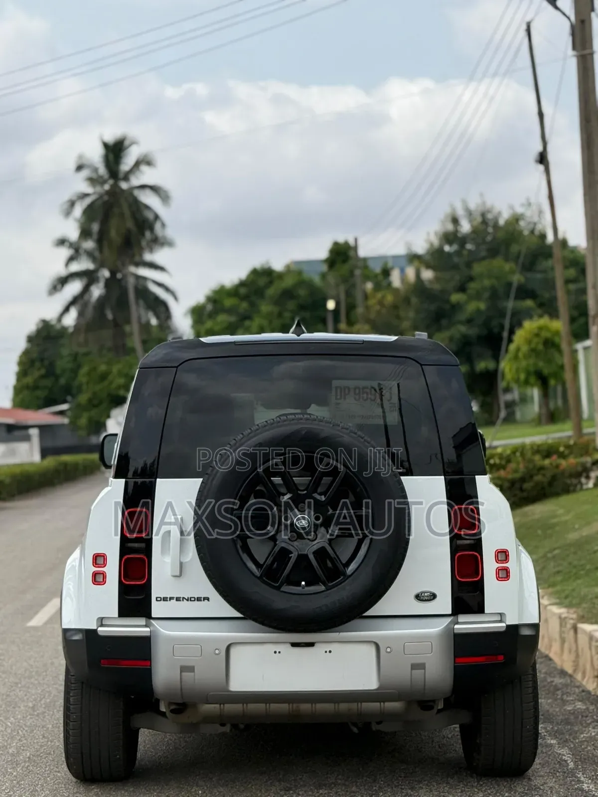 Land Rover Defender S 2021 White