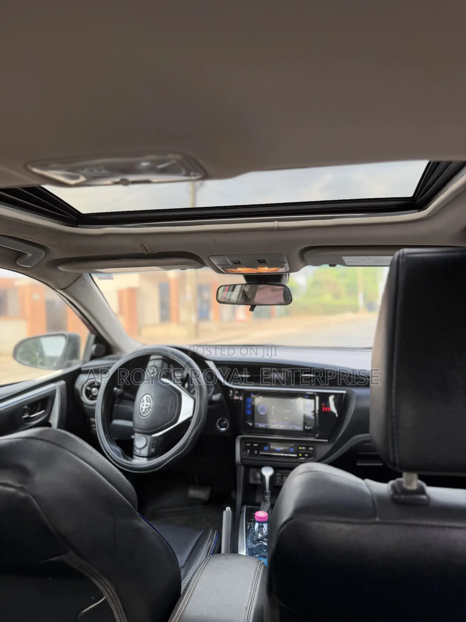 Toyota Corolla XSE (1.8L 4cyl 2A) 2019 Red