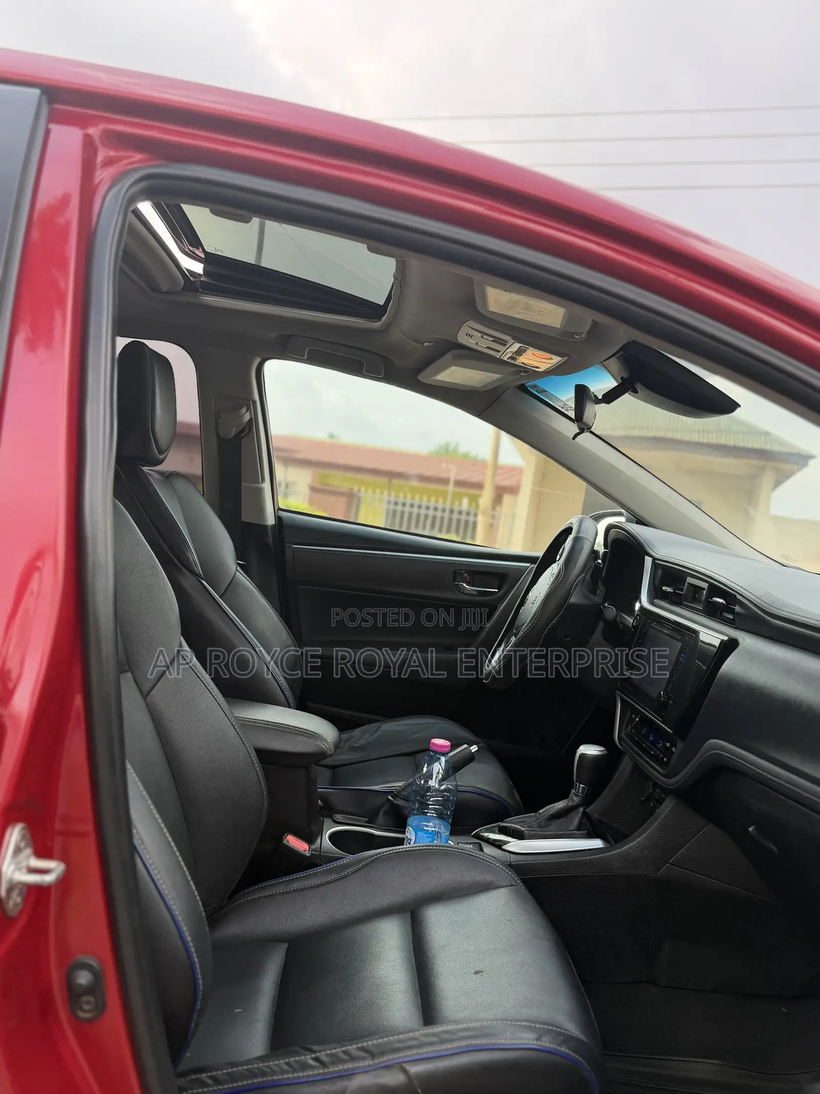 Toyota Corolla XSE (1.8L 4cyl 2A) 2019 Red