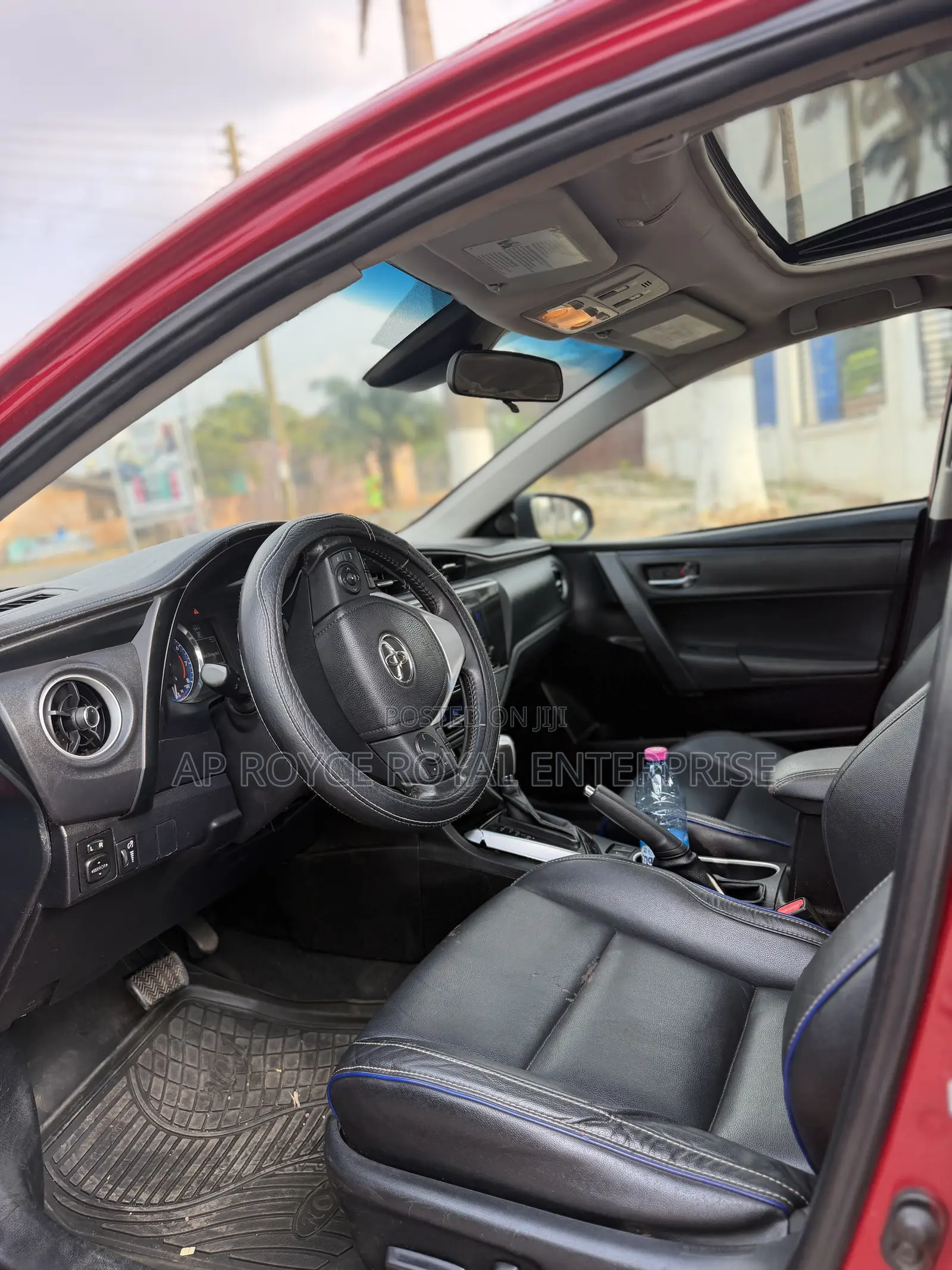Toyota Corolla XSE (1.8L 4cyl 2A) 2019 Red