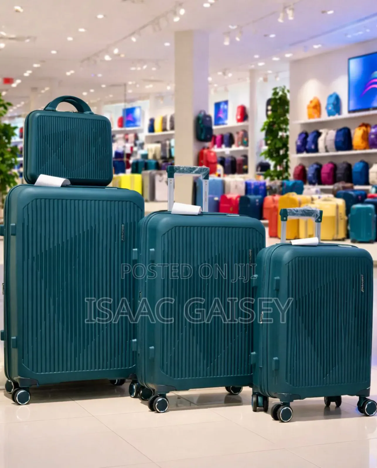 4set Classy Durable Anticrake Luggages With Cosmetic Bags in Collage