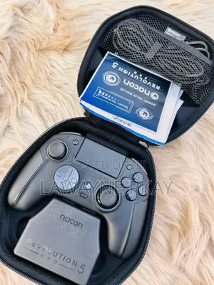 Nacon Revolution 5 Pad
