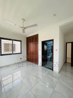 3bdrm House in Ashale Botwe for sale