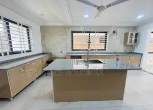 3bdrm House in Ashale Botwe for sale